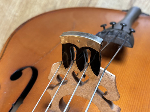Antique but new horn - but,
